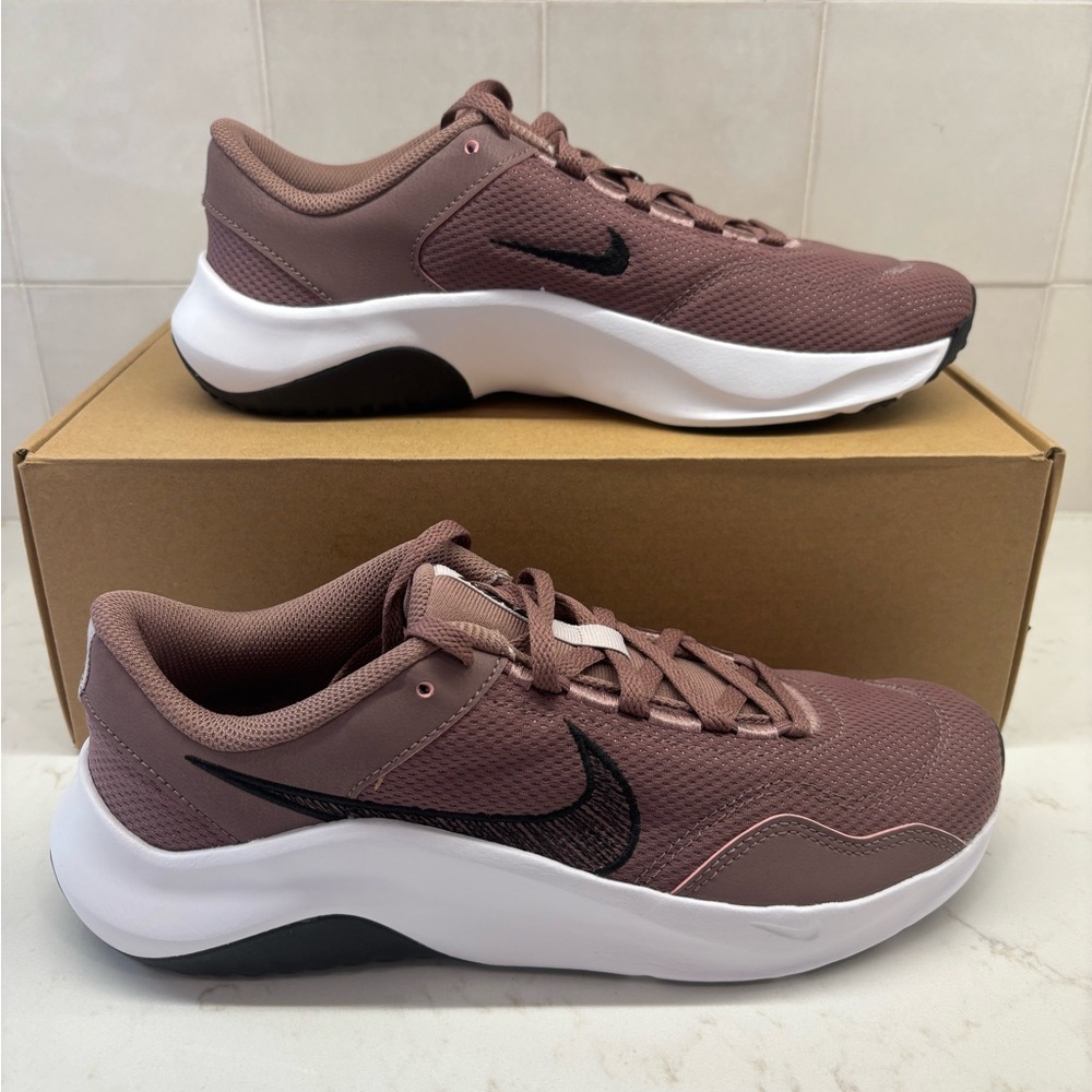 Nike Mauve Sneakers with Black Swoosh
